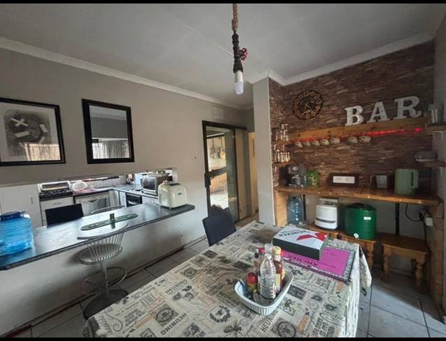 3 BEDROOM HOUSE FOR SALE IN VANDERBIJLPARK CE 2